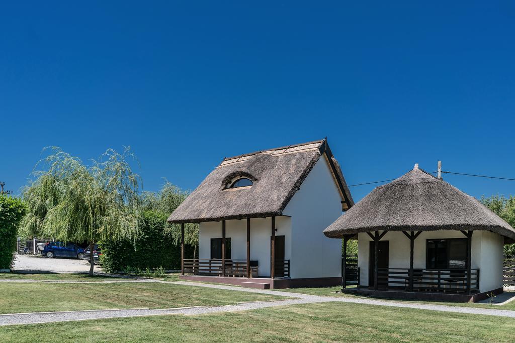 Casa Patru Anotimpuri 호텔 Dunavăţu de Jos 외부 사진